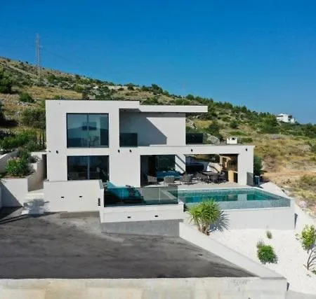Blue Horizon Villa *