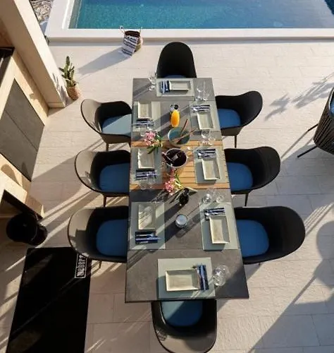 Blue Horizon Villa *